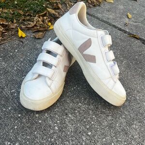 Veja Recife Cream and Taupe Sneaker EU 41